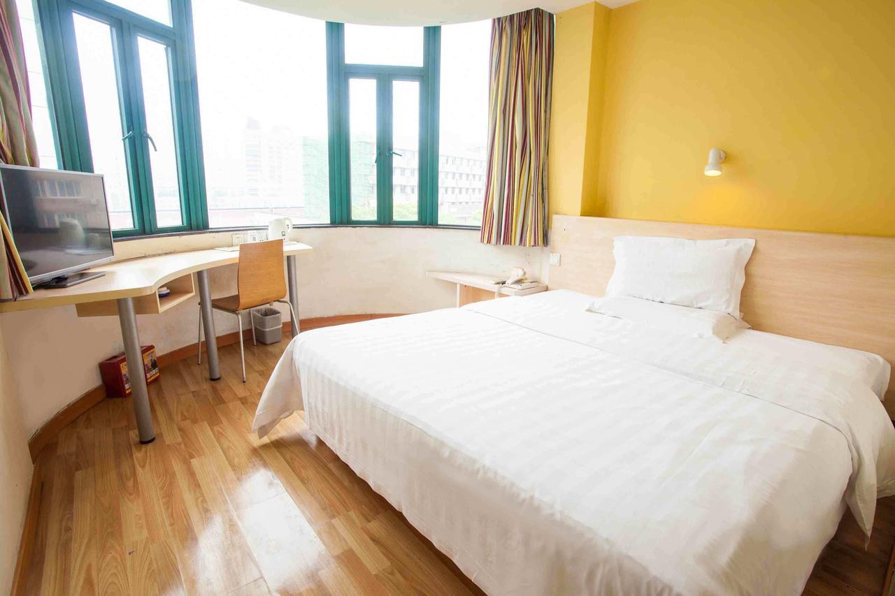 7Days Inn Yunfu Luoding Central Ruang foto