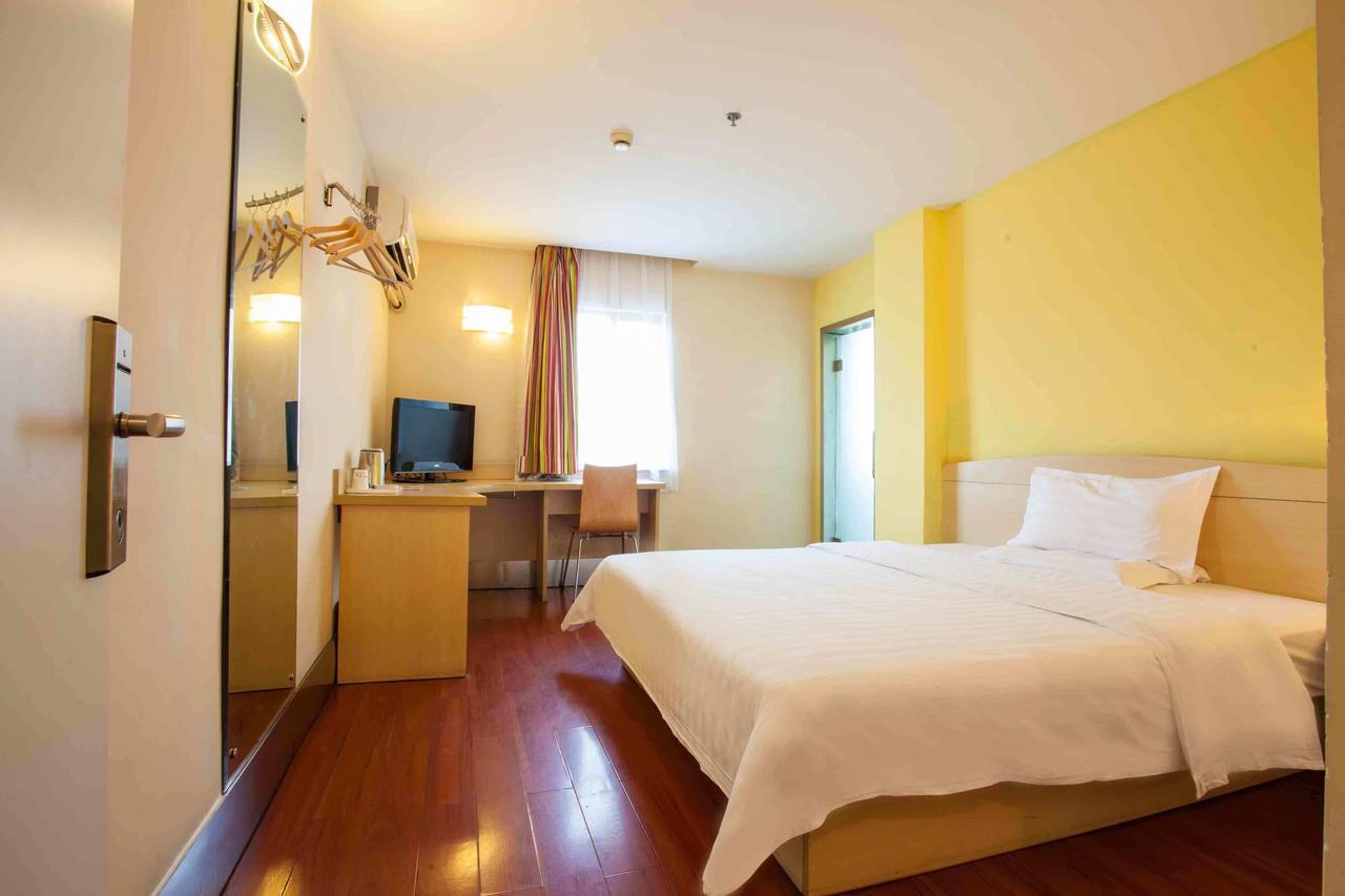 7Days Inn Yunfu Luoding Central Ruang foto